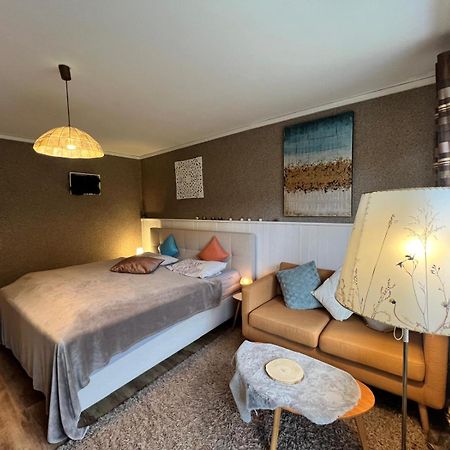 Marburg Apartment Pfiffige Luisa In Ruhiger Waldrandlage Mit Balkon Und Wintergarten Eksteriør billede