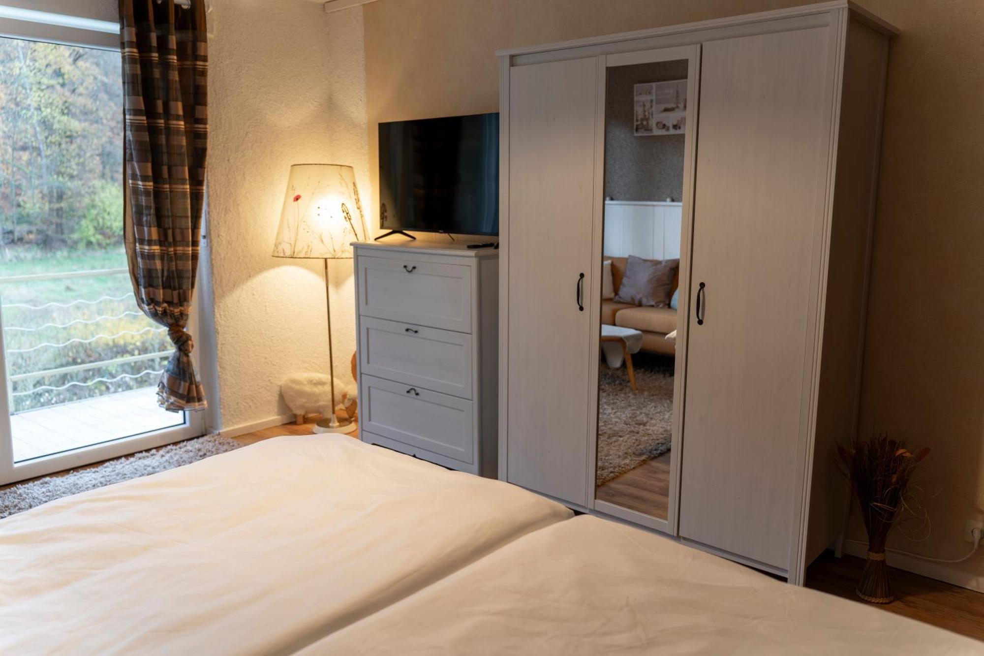 Marburg Apartment Pfiffige Luisa In Ruhiger Waldrandlage Mit Balkon Und Wintergarten Eksteriør billede