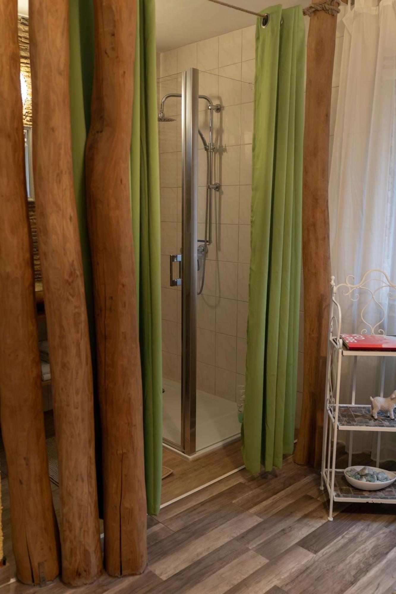 Marburg Apartment Pfiffige Luisa In Ruhiger Waldrandlage Mit Balkon Und Wintergarten Eksteriør billede
